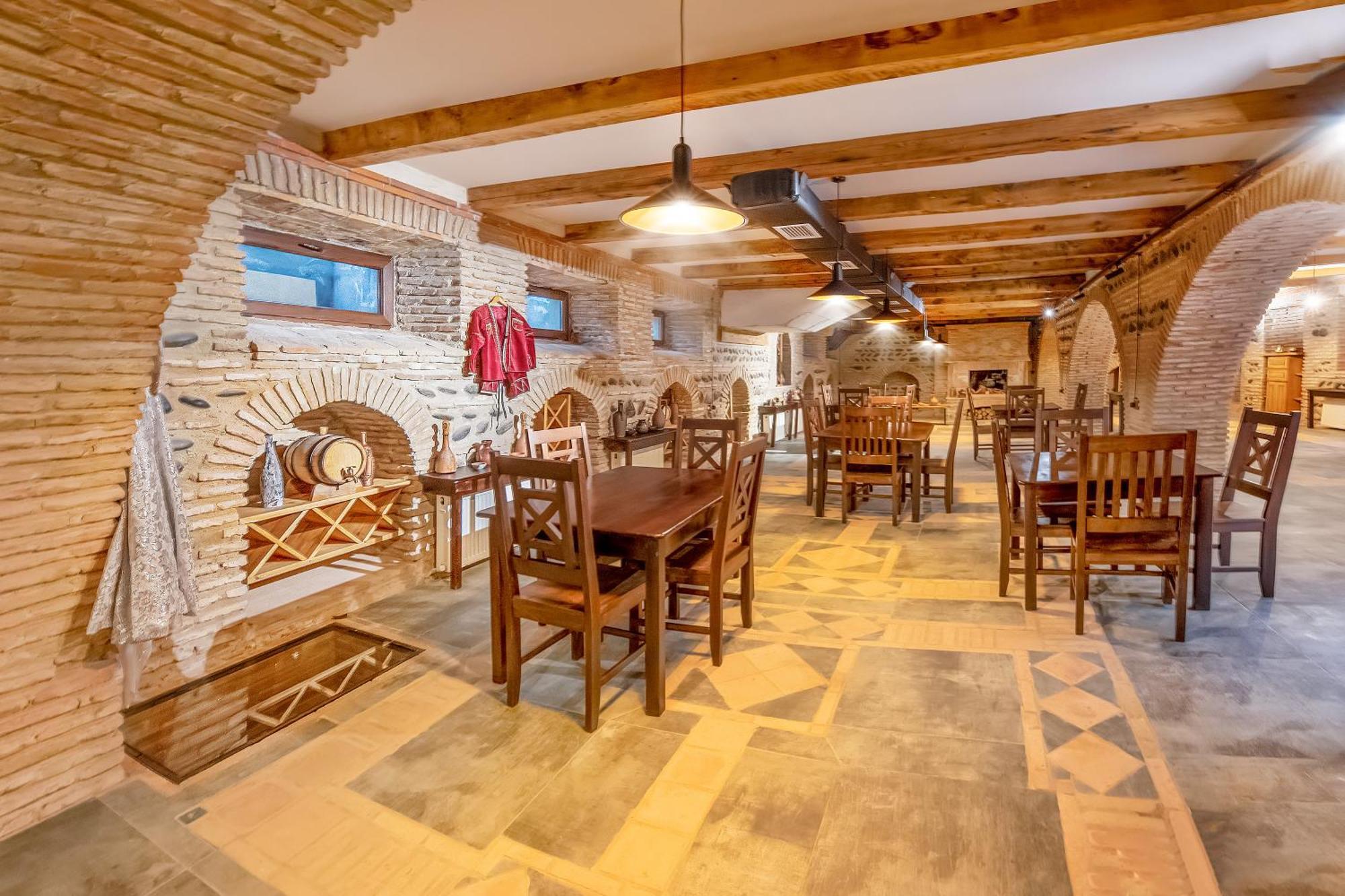 Dzvel Ubanshi Hotel Гори Екстериор снимка