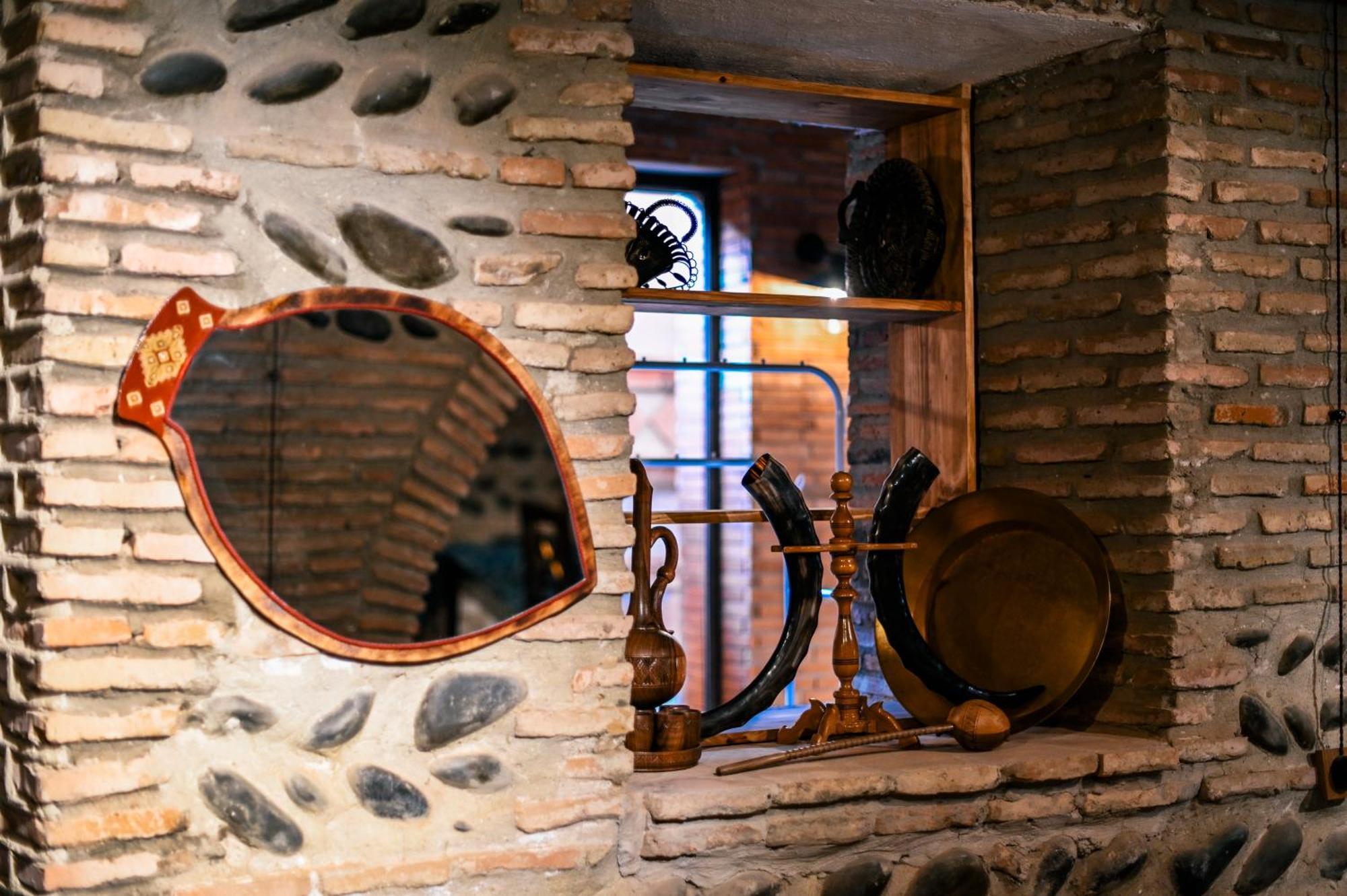 Dzvel Ubanshi Hotel Гори Екстериор снимка